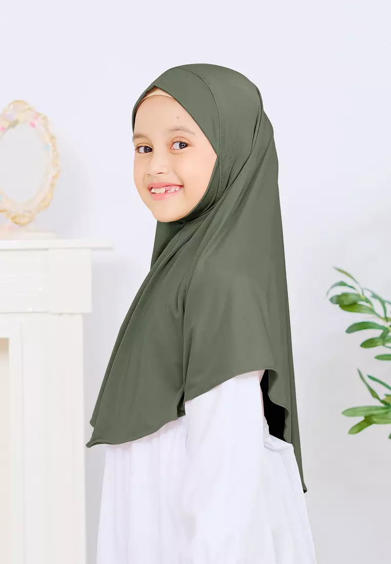 Cotton Bee - Jennaira Bergo Dagu | Hijab Instan Anak Non Pad - M