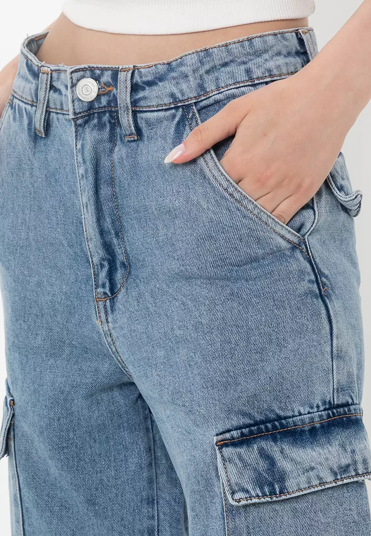 Wide Leg Cargo Jeans