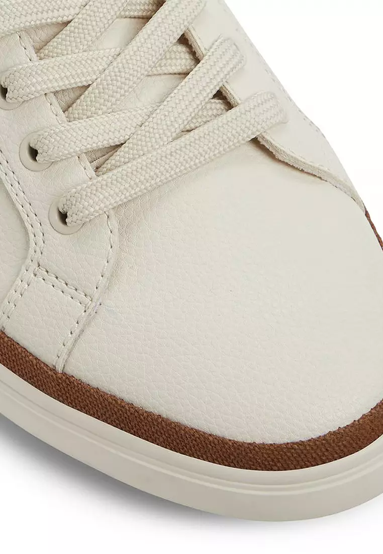 Finespec Sneakers