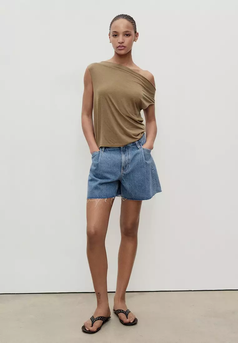 Denim Shorts With Frayed Hem And Pleats