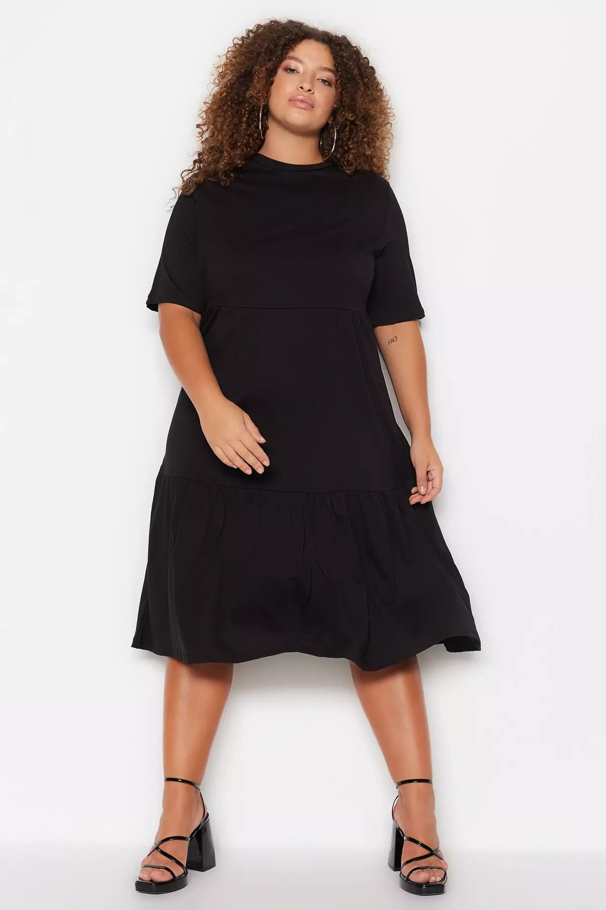 Buy Trendyol Plus Size Round Neck Midi Dress 2025 Online ZALORA