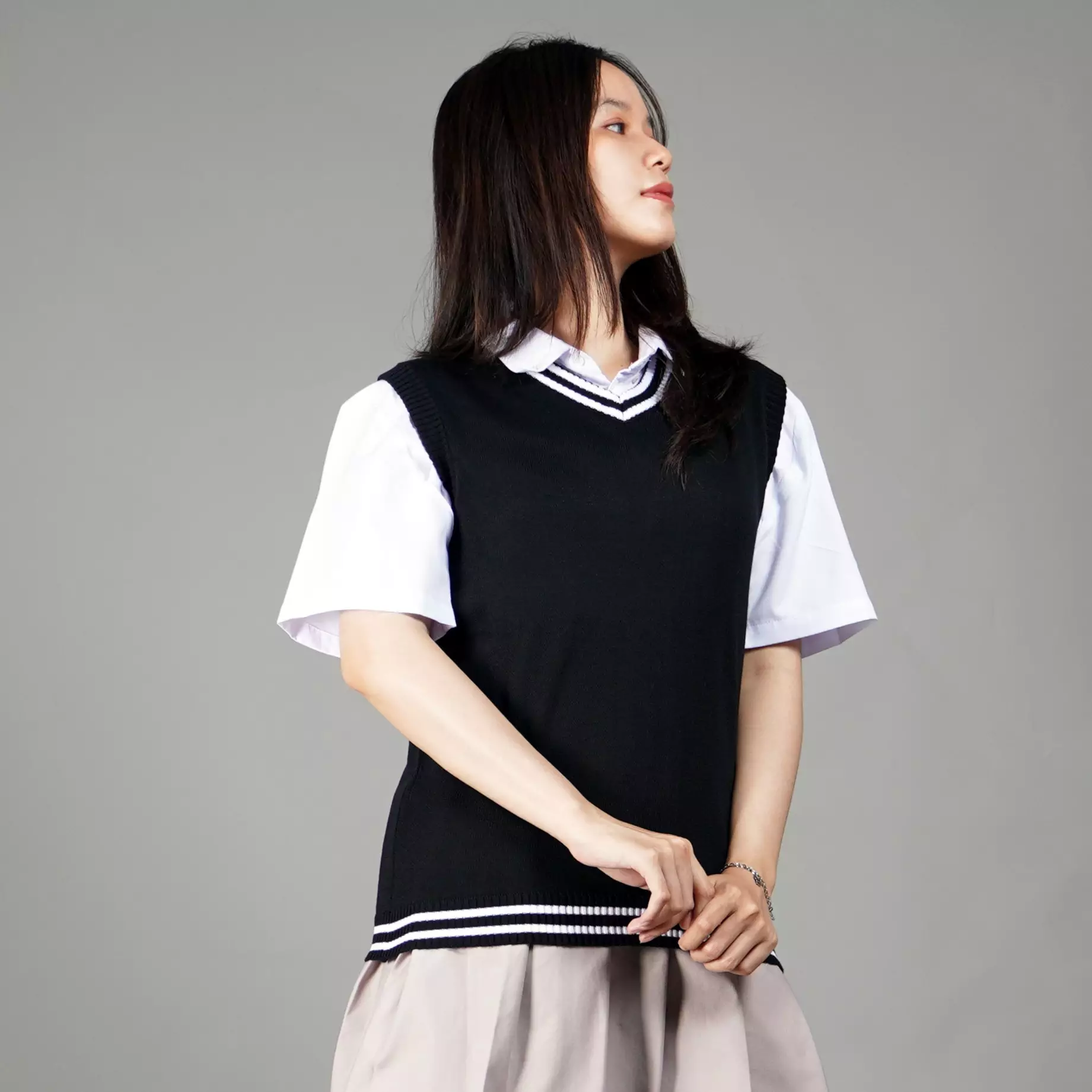 VICKY Rompi Hitam List Putih Rompi Rajut Wanita Korean Style Knit Vest - HITAM