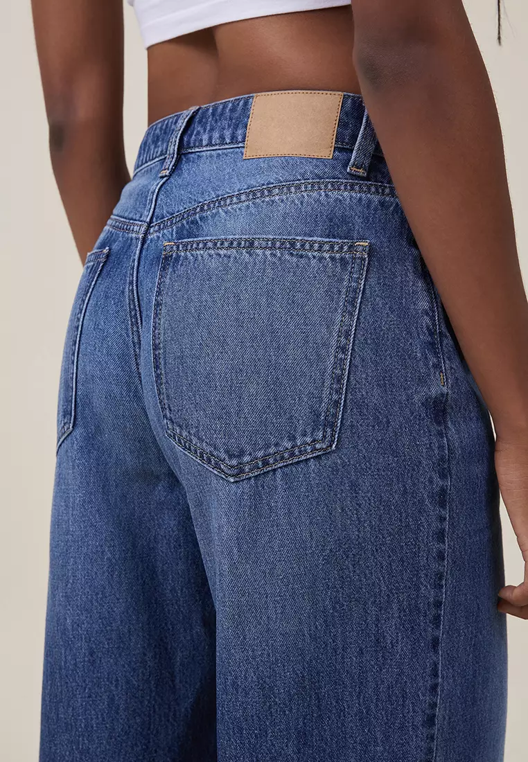 Relaxed Wide Leg Jeans