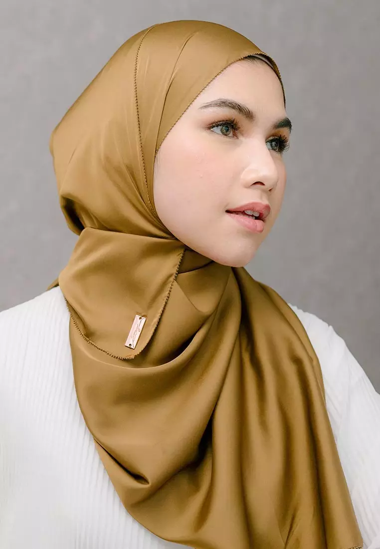 Medina Eyelash Shawl Hazelnut