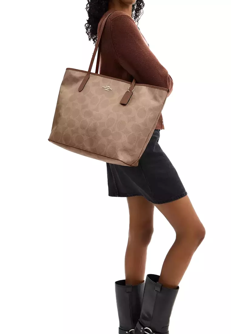 Large City Tote Bag In Maxi Signature Canvas CCD66