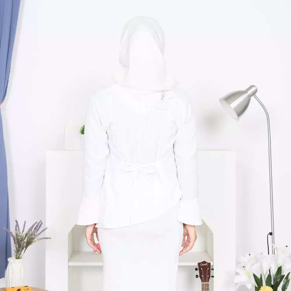 Giselle Blouse Asimetris - Broken White M19827 R57S5