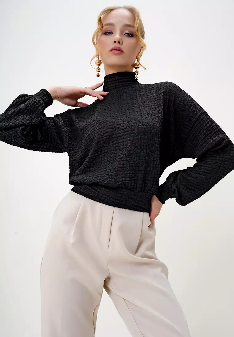 Women's Black Half Turtleneck Seersucker Fabric Crop Blouse Alc-X13124