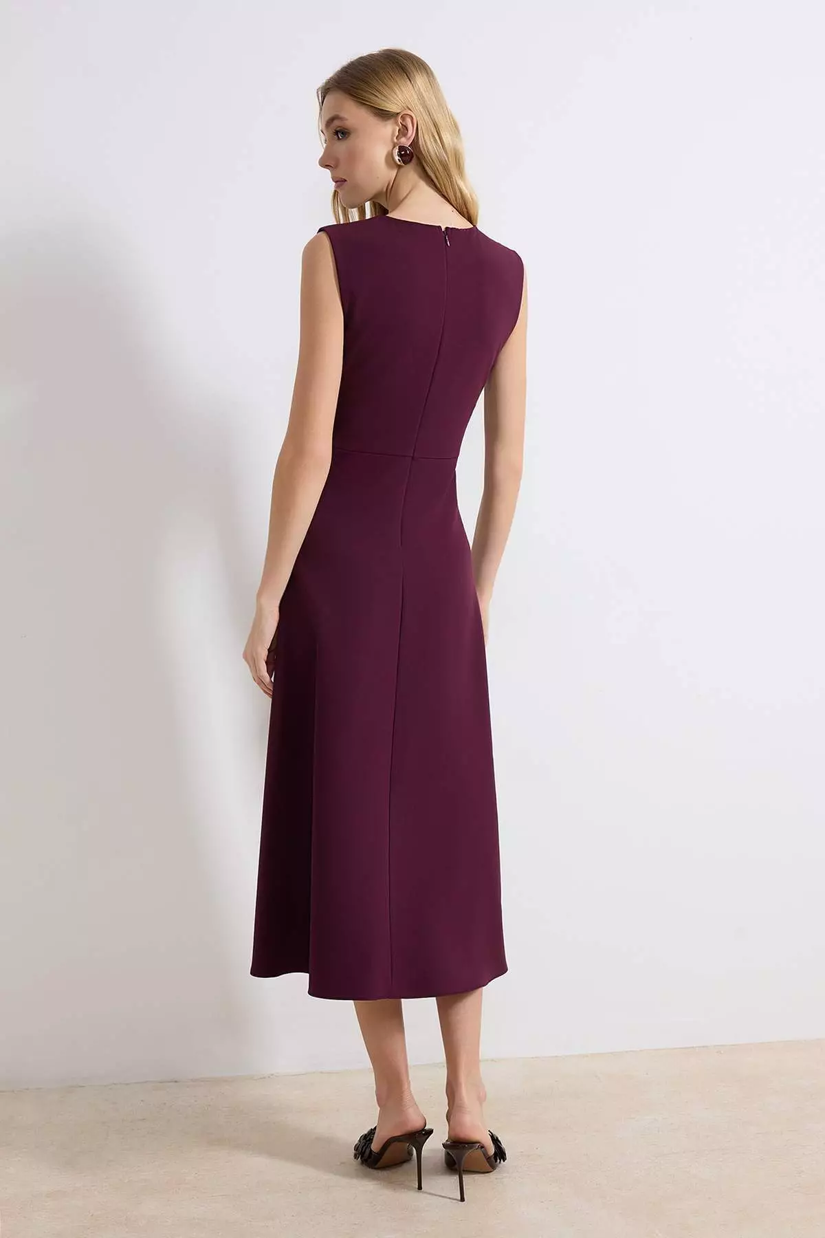 Plum Deep-Cut Midi Woven Dress Twoss26El119