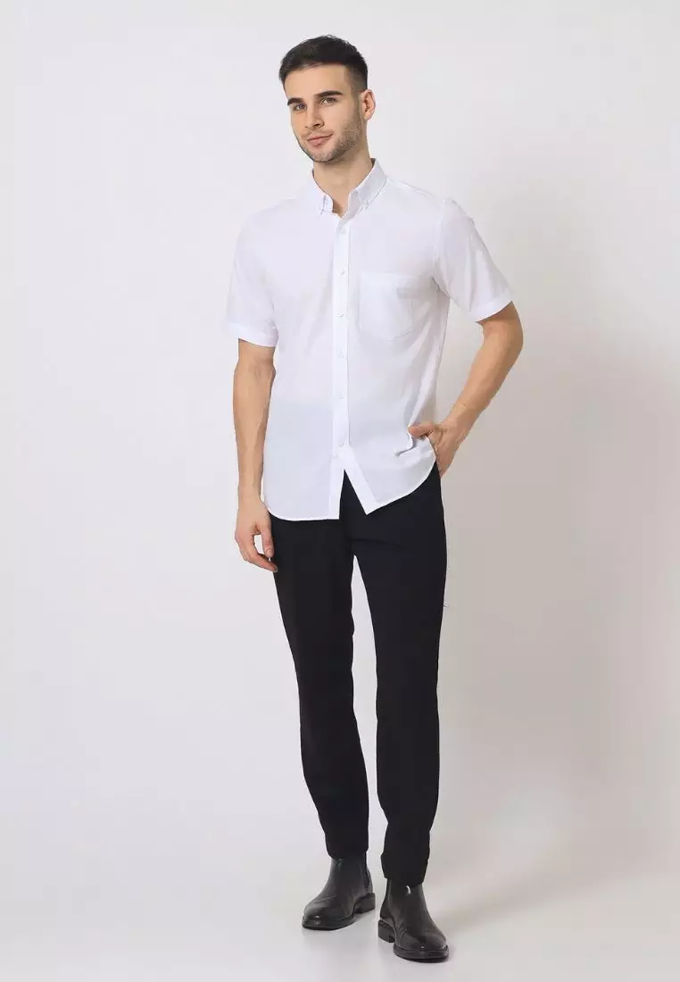 Cotton Well Ben Short Sleeve Oxford Shirt White | Kemeja Pria Lengan Pendek Basic Polos Putih