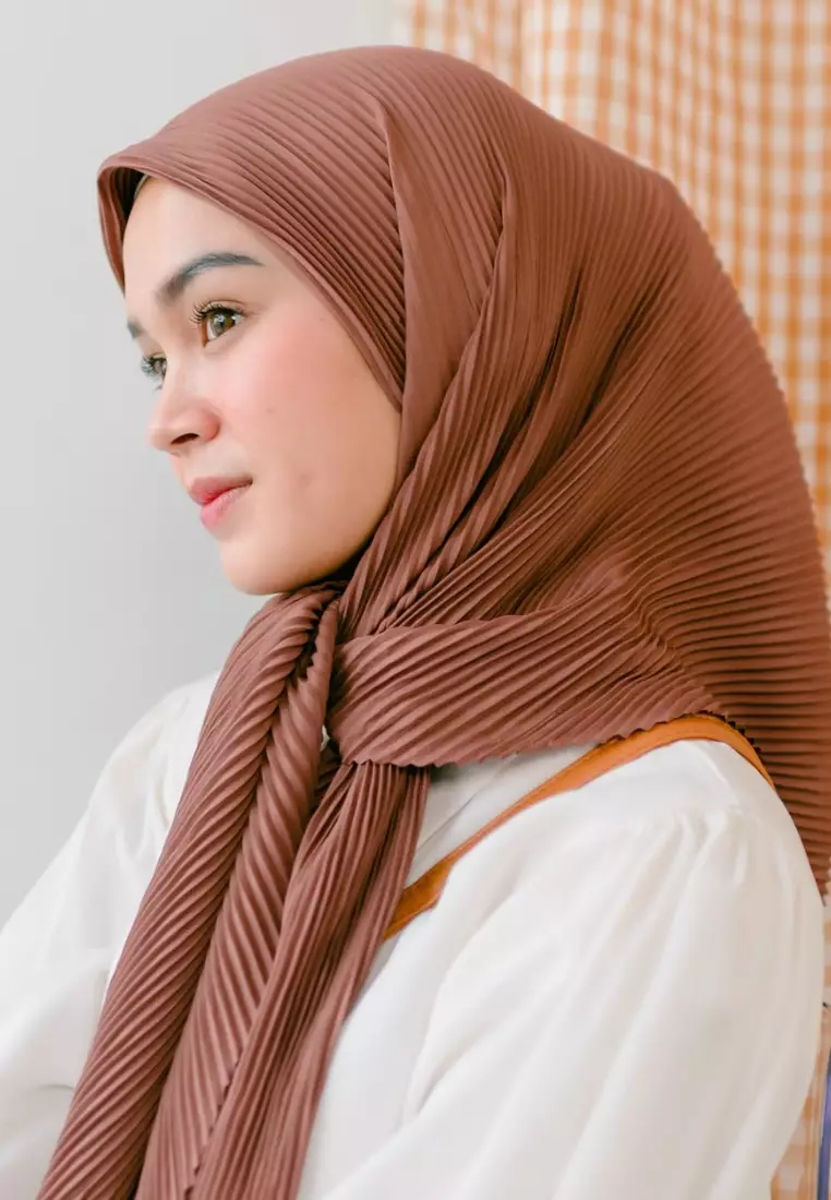 Geya Pleats Square Brownie