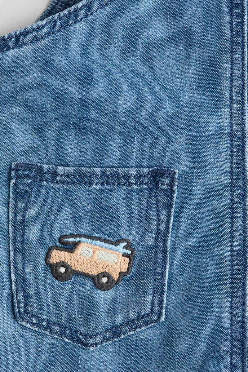 Embroidery-detail denim dungaree shorts