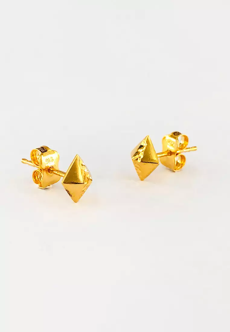 Gold hotsell pyramid studs