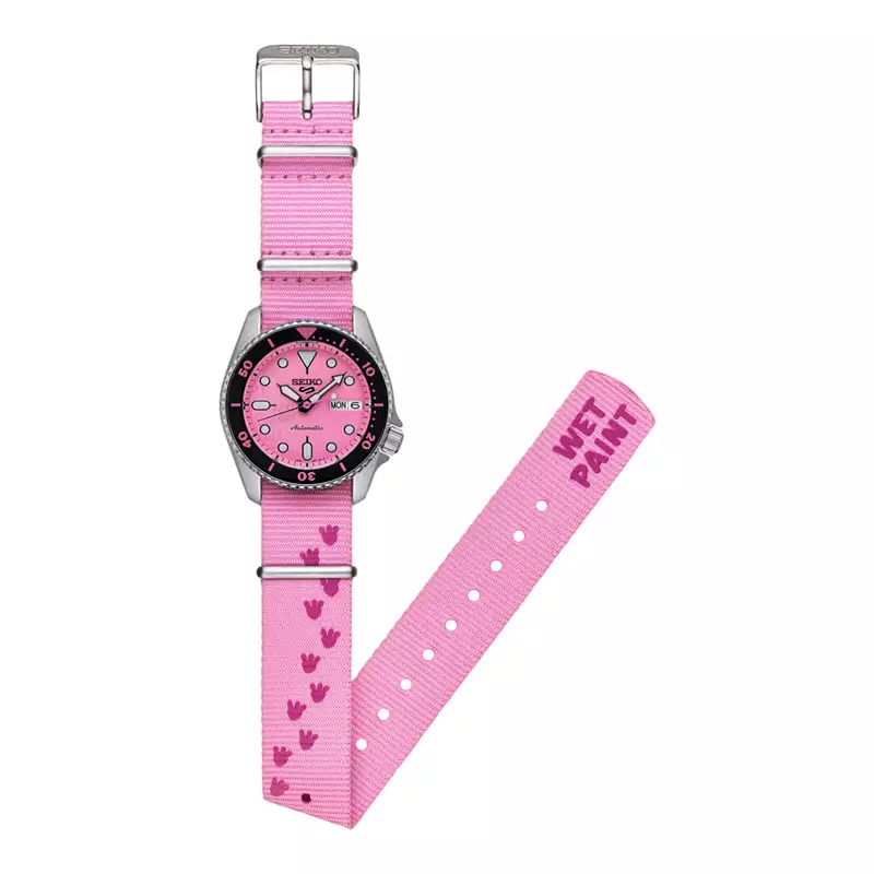 Jam Tangan Pria Seiko 5 Sports x Pink Panther SRPM07K1 Pink Dial Stainless Strap Limited Eidtion + Extra Strap