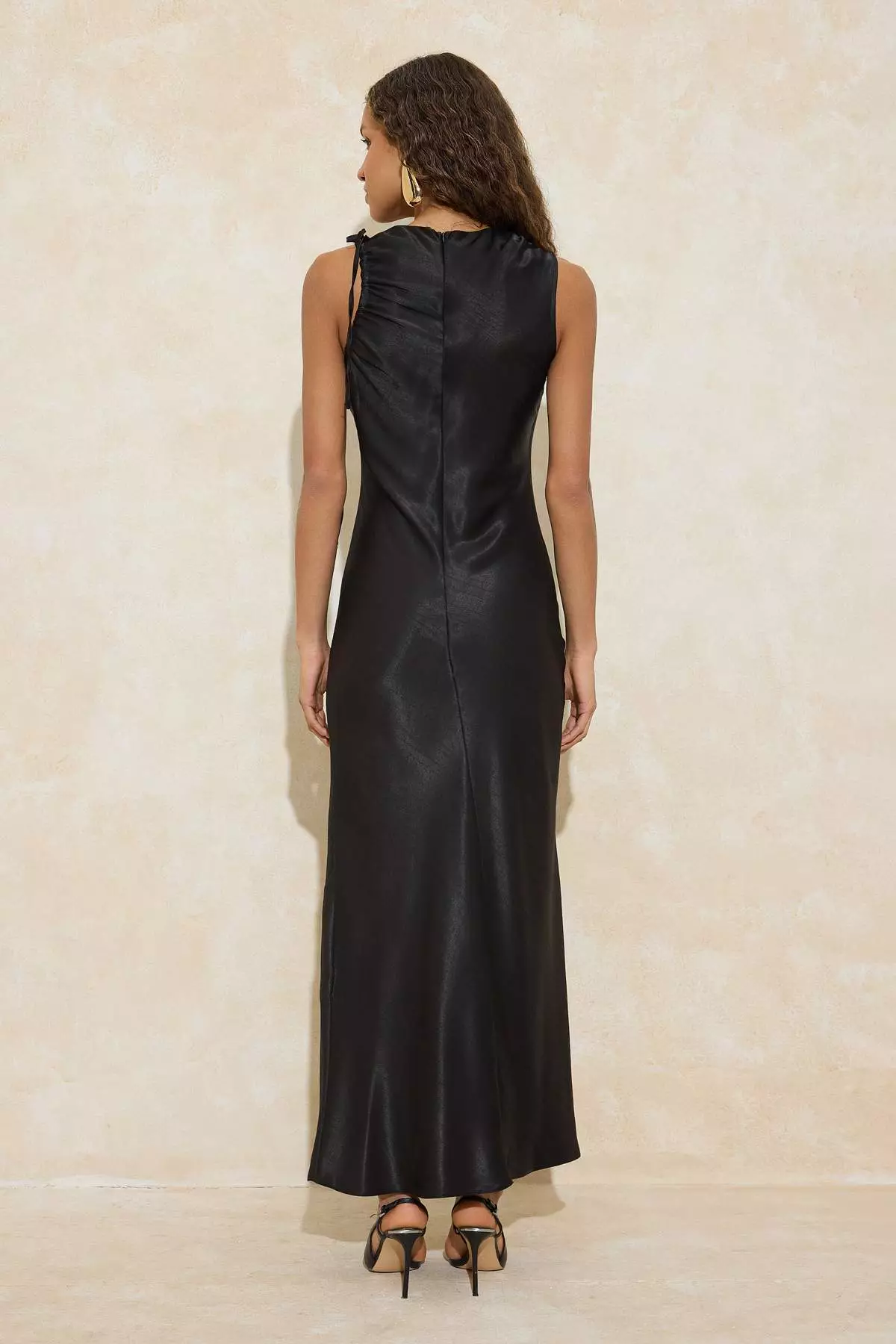 Black Gathered Detailed Woven Satin Maxi Evening & Graduation Dress Tprss26Ae16