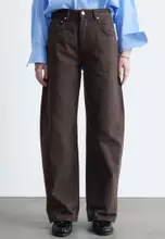 啡色
