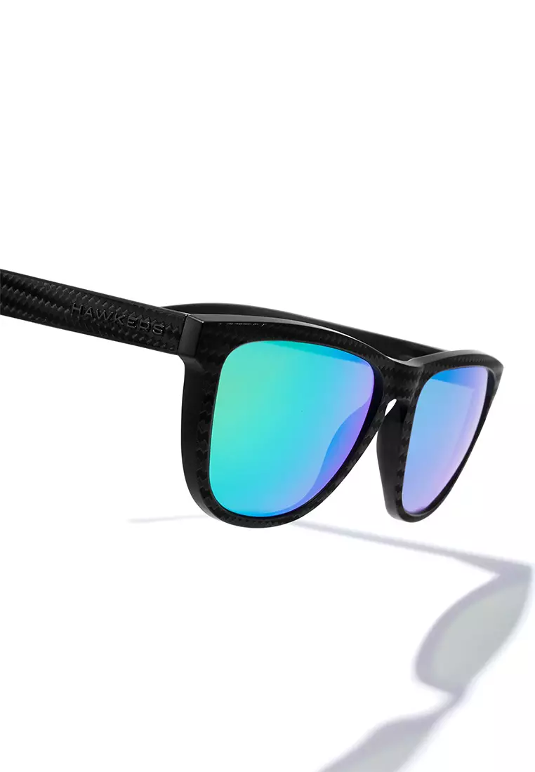 HAWKERS POLARIZED Emerald ONE CARBONO RAW. Sunglasses for Men and Women, Unisex. UV400 protection. Official product designed and made in Spain. HONR21NFTP