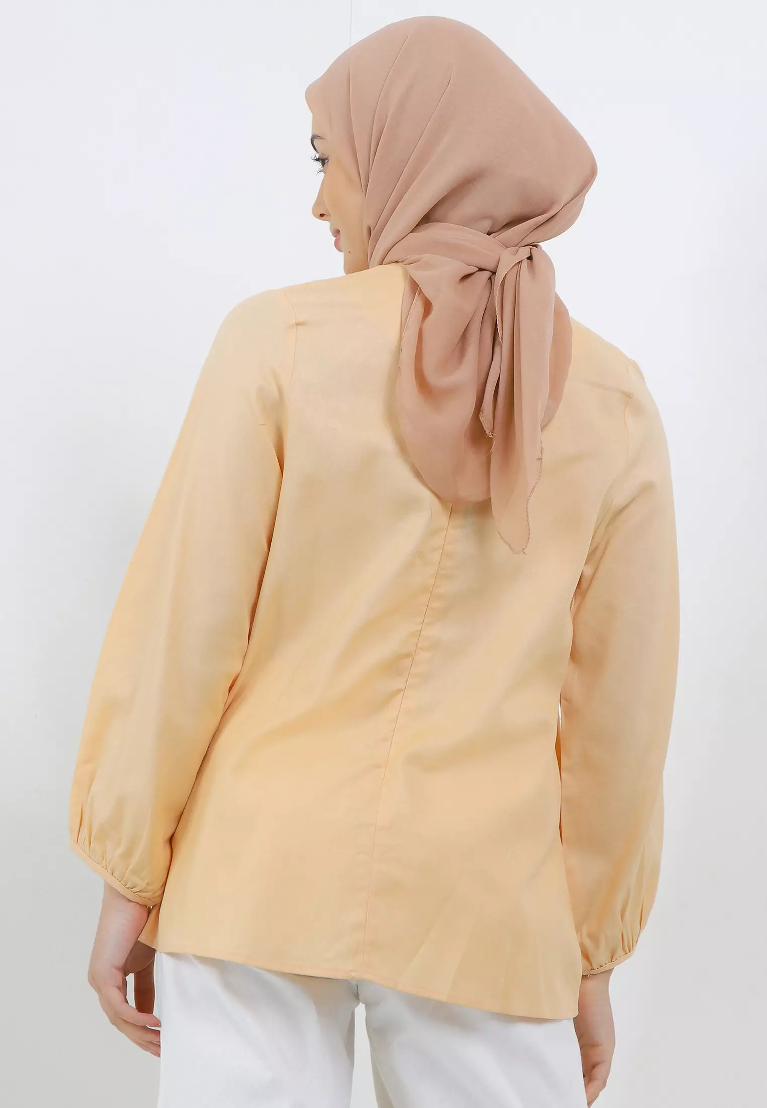 MFMW Lexima Atasan Blouse Cream