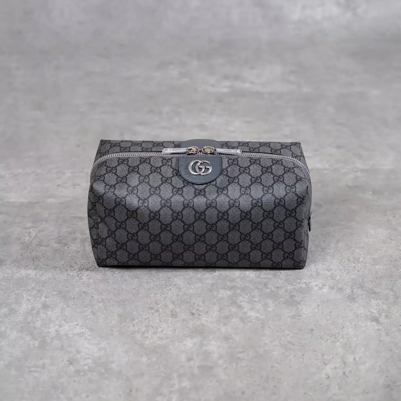 Tas GUCCI MONOGRAM GREY POUCH 100% ORIGINAL