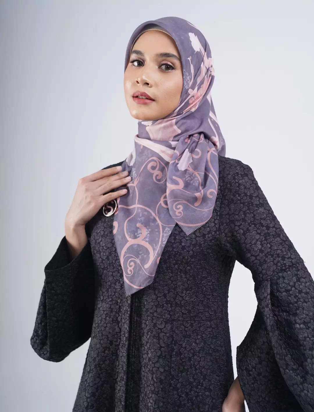 Florentine Printed Scarf State Grey | Hijab Kerudung Segi Empat Motif