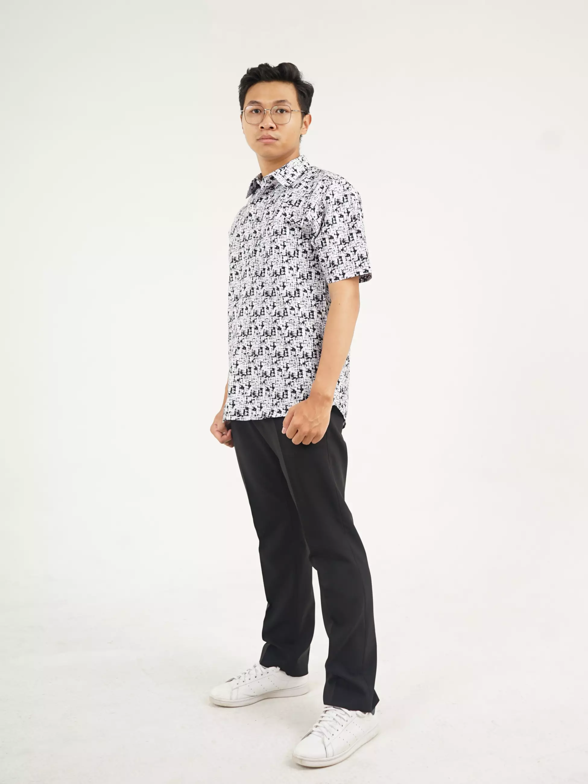 Andre Michel Kemeja Lengan Pendek Motif Abstrak Putih Ungu 16645