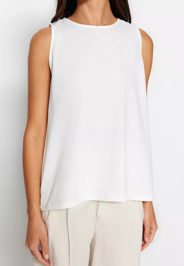 Round Neck Sleeveless Top