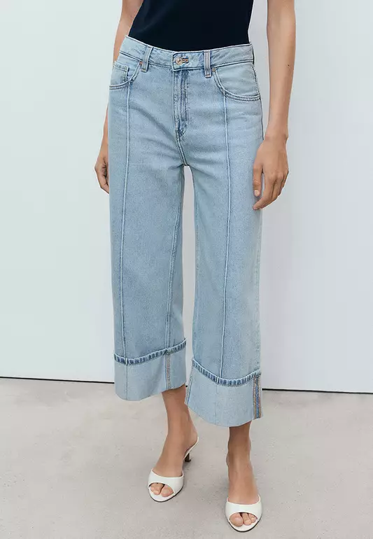 Wide-Leg Cropped Jeans with Turned-Up Hem