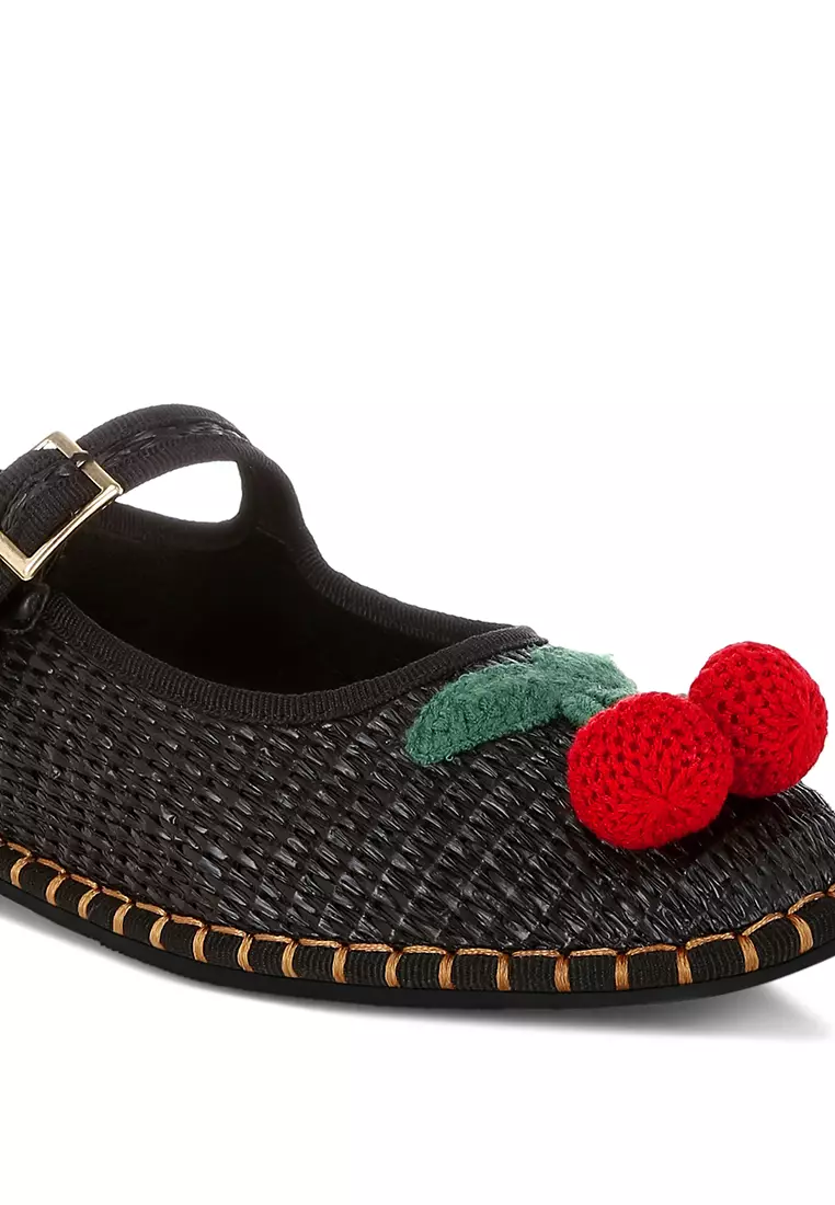 Sepatu Mary Jane Beraksen Ceri Warna Hitam