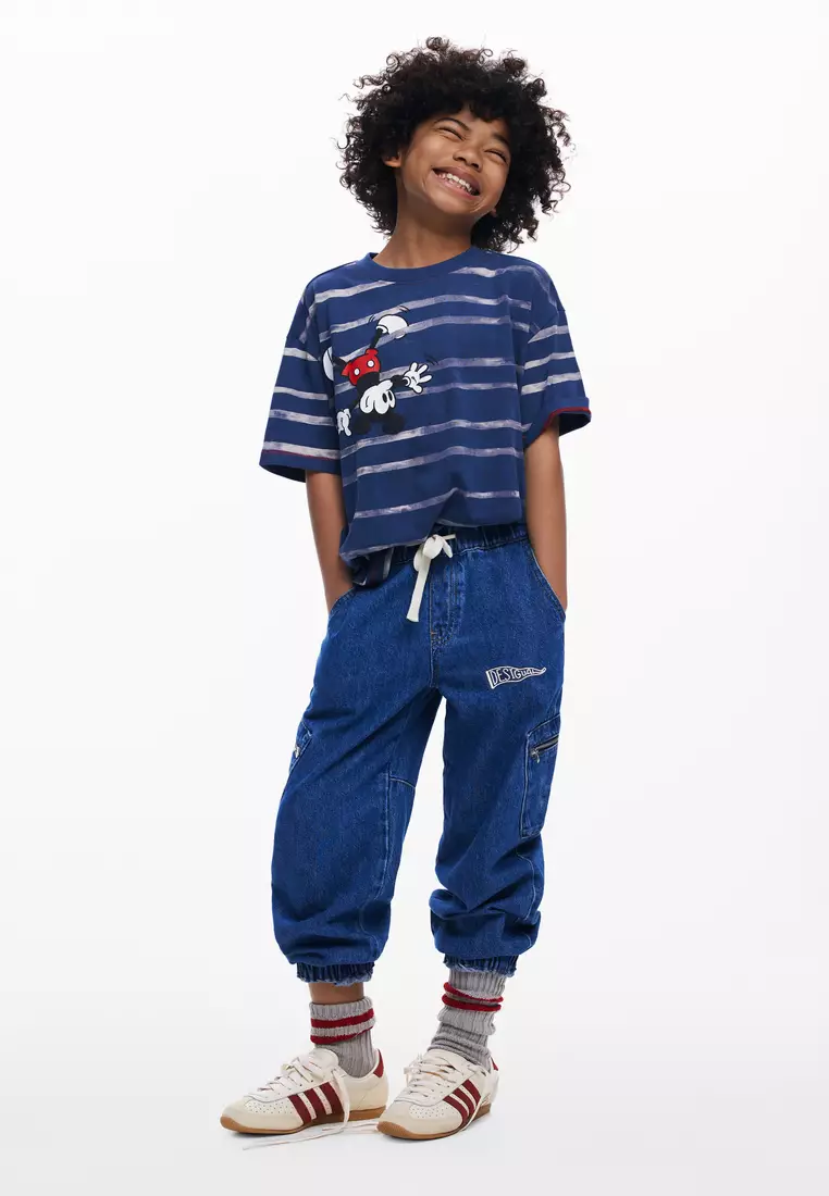 Jeans with zippers