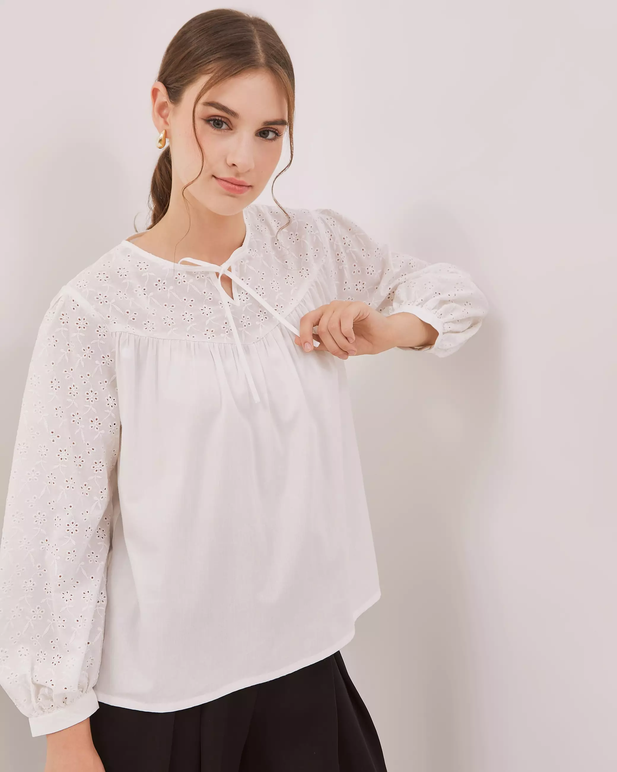 Urban Exchange Mitha Bright White Blouse / Atasan Blouse Putih Kerah Bulat Warna Bright White
