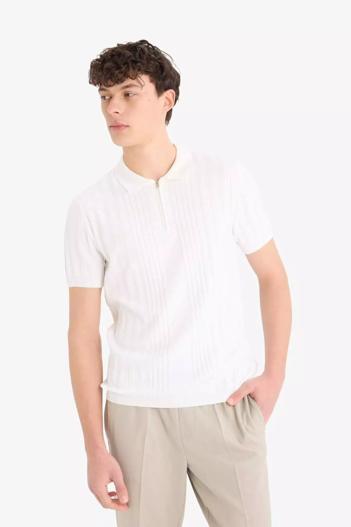 Standard Fit Polo Neck Half Zipper Short Sleeve Knitwear T-Shirt E3243Ax25Sp