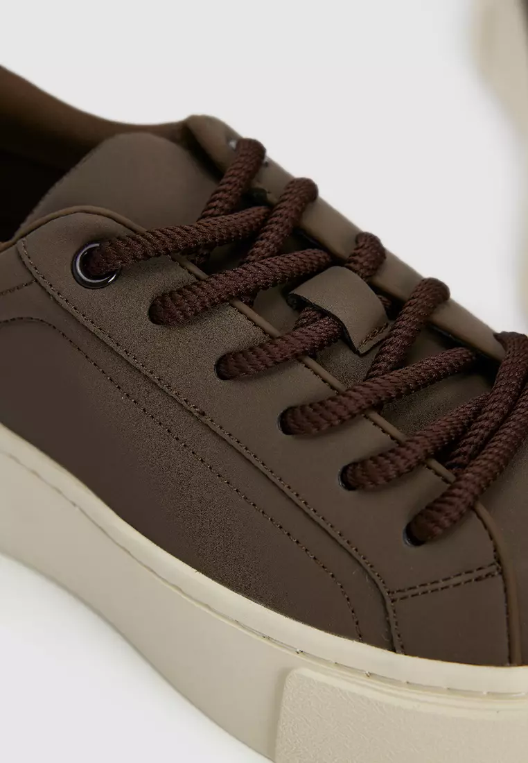 URBAN REVIVO秋季新款男士复古磨砂板鞋运动鞋UAMS40032