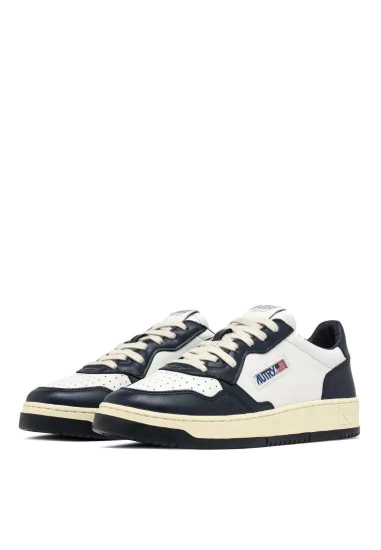 AUTRY - MEDALIST LOW BICOLOR SNEAKERS IN WHITE AND BLUE LEATHER