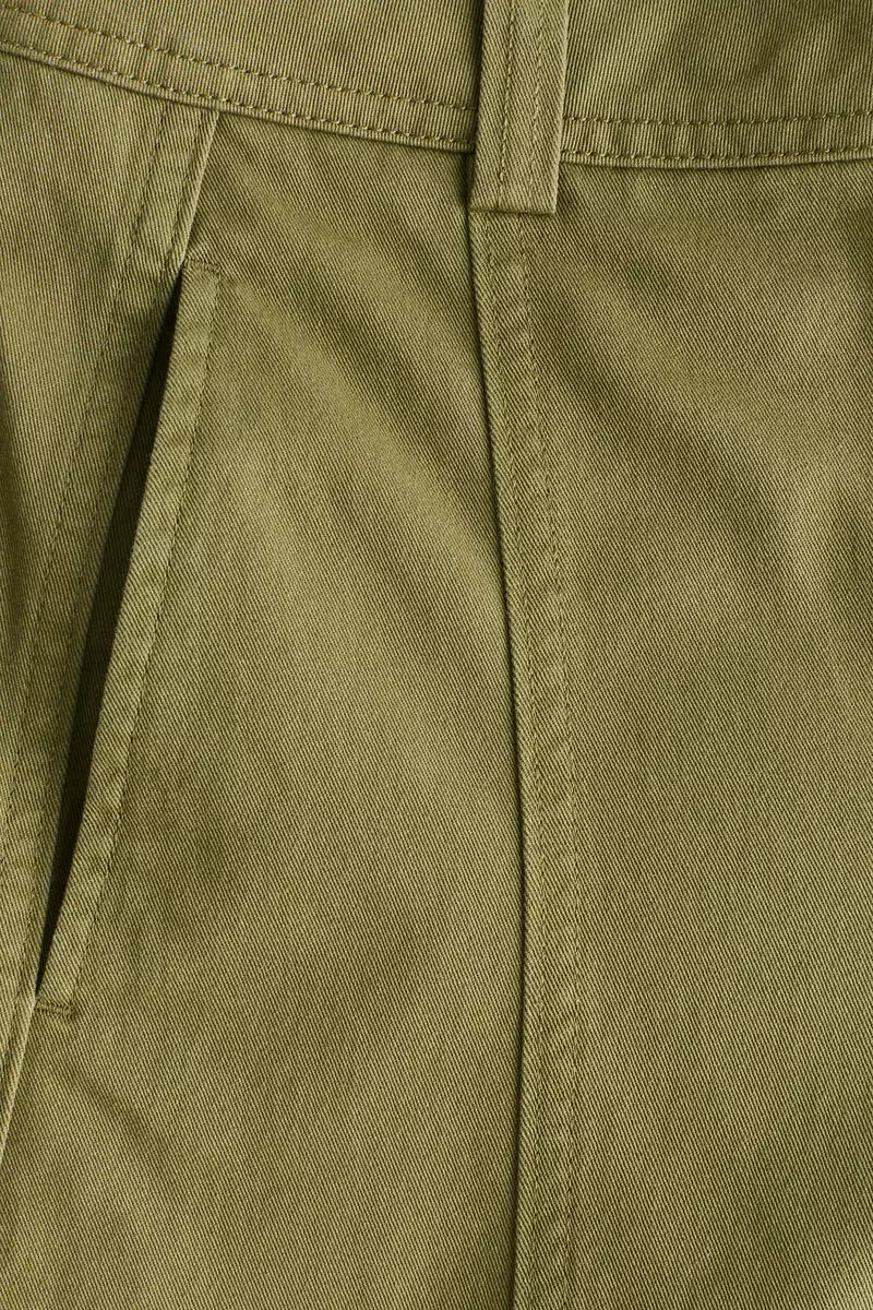 Barrel-leg cargo trousers