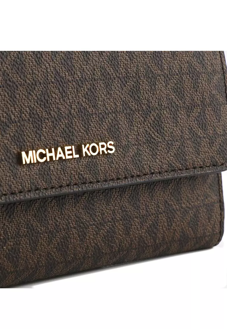 Jet Set Travel Large Trifold Wallet In Signature - Brown