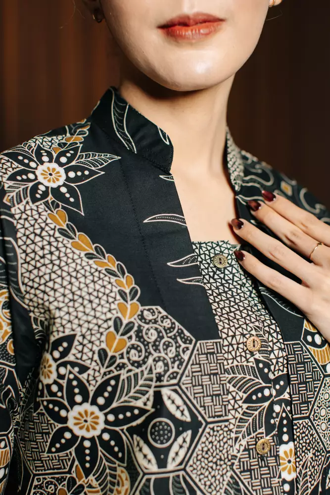 Arvian Black Blouse Batik Kutu Baru Wanita Tricot Katun