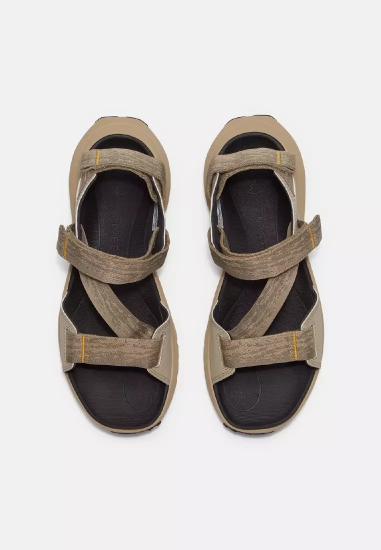 男款後扣式涼鞋