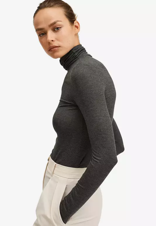 Turtleneck Long-Sleeved T-Shirt
