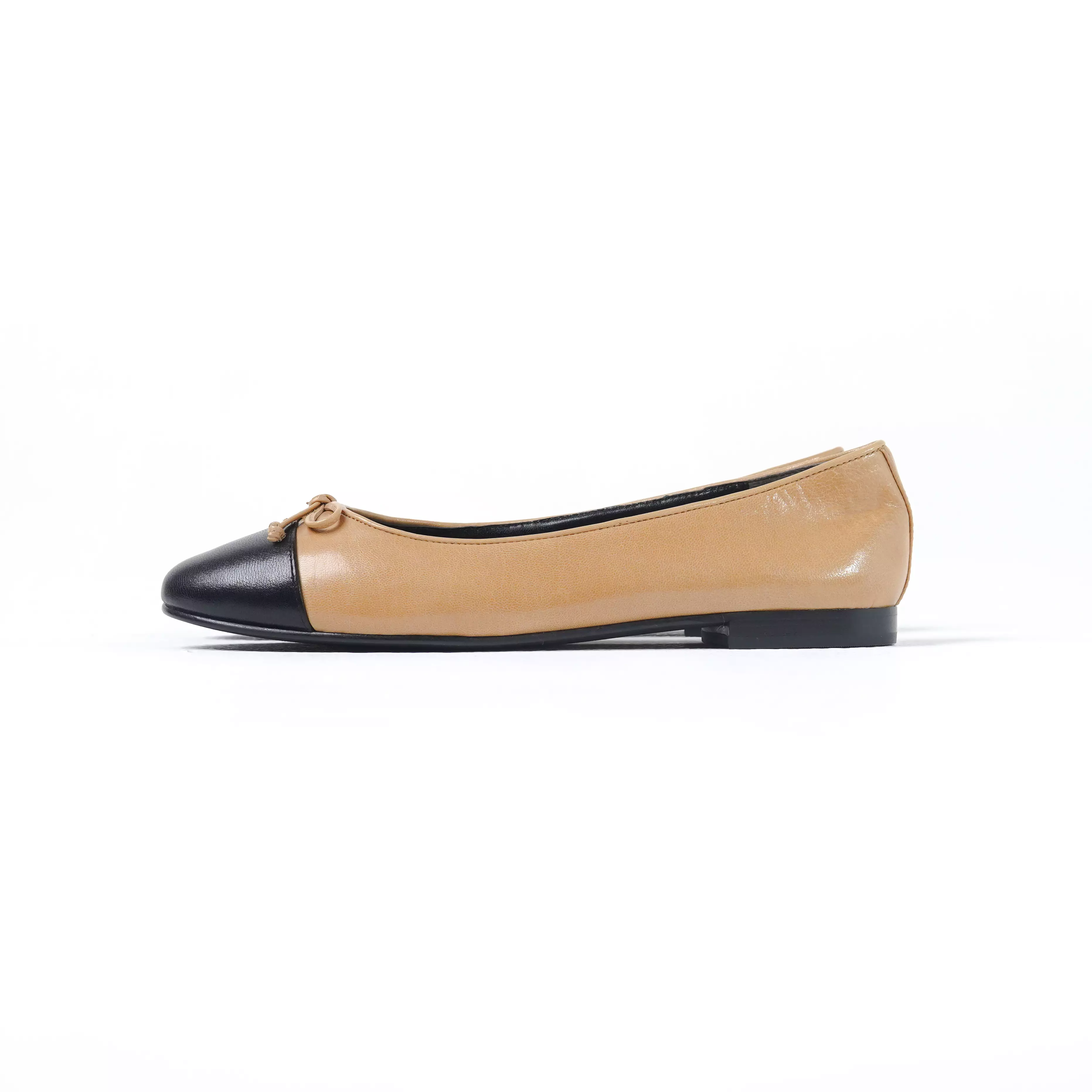 Sepatu TORY BURCH CAP TOE HALF BLACK BEIGE FLAT SHOES 100% ORIGINAL