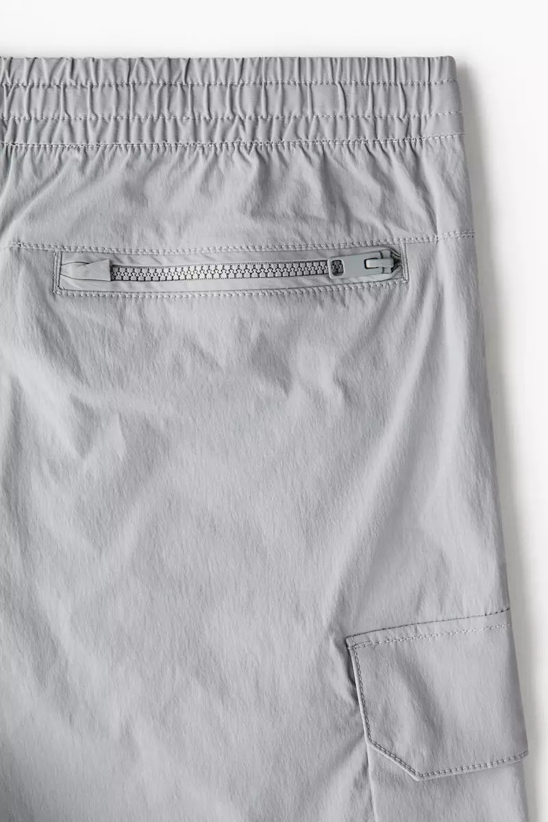 Regular Fit Nylon cargo shorts