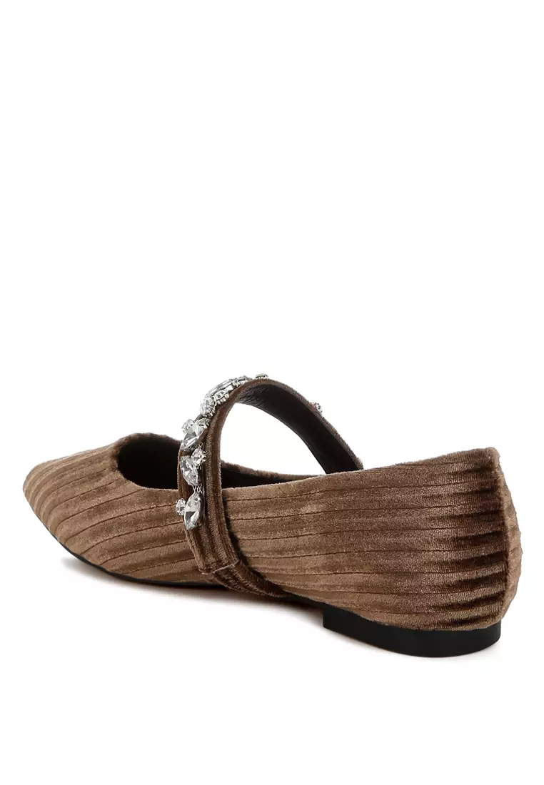 Bros Berlian Imitasi Balerina Beludru Warna Coklat