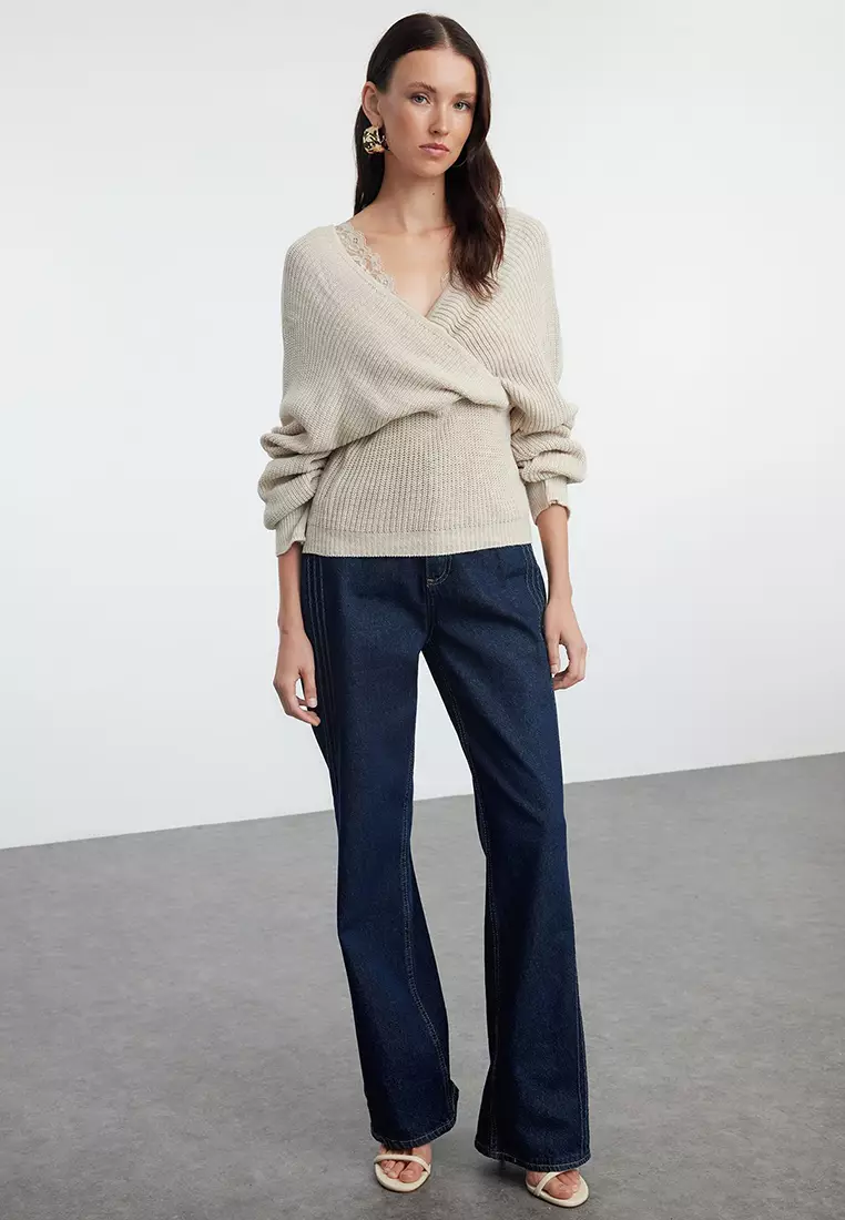 Lace Garnished Knitwear Sweater
