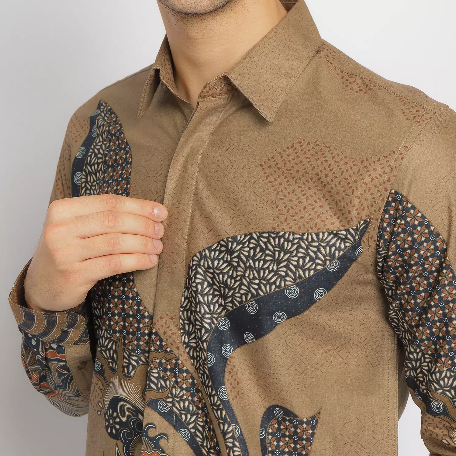 Slimfit Vendra Kemeja Batik Pria Lengan Panjang