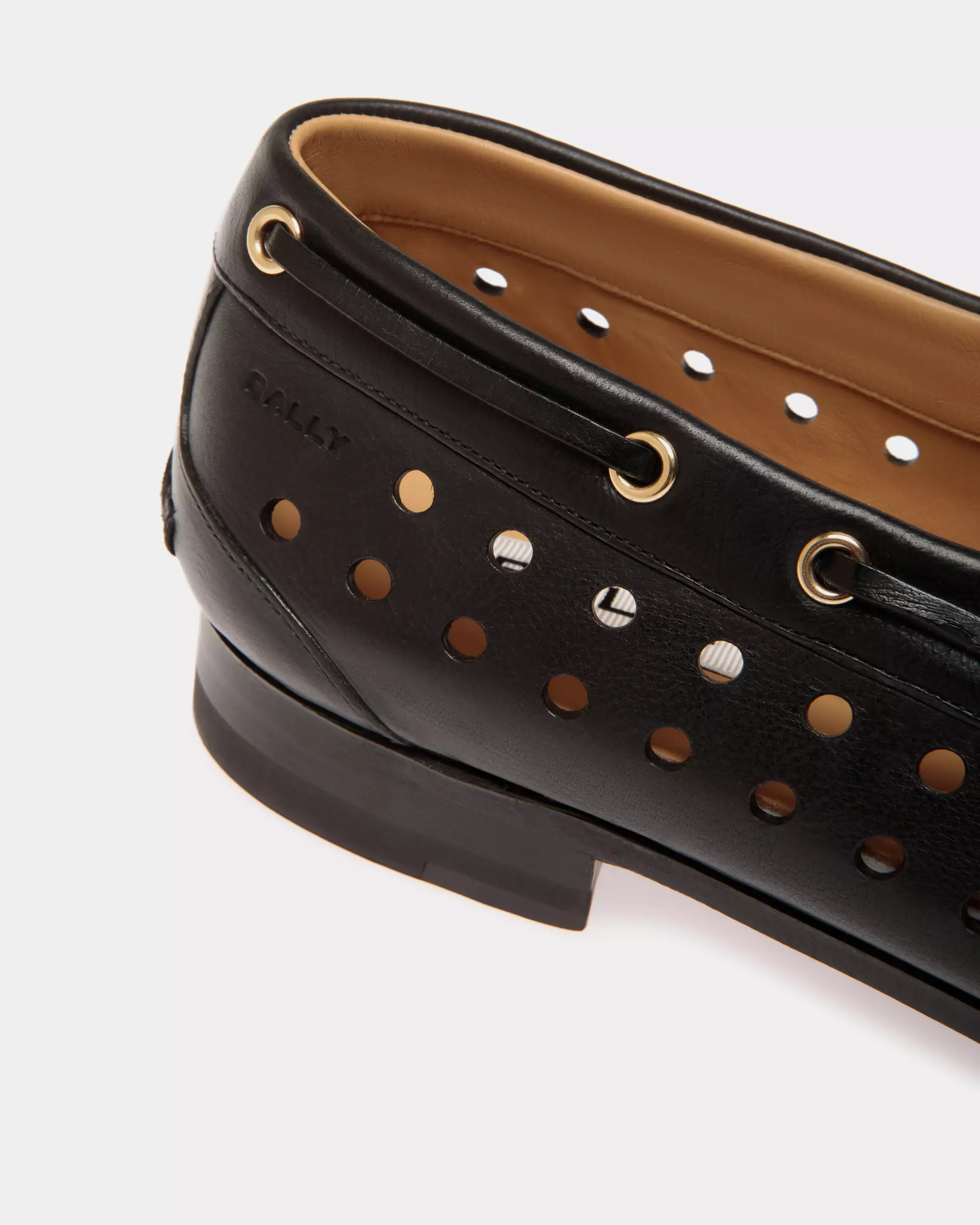 Plume Moccasin in Leather - Black