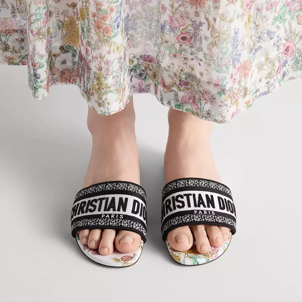 Dway Lucky Slide Embroidered Cotton White Multicolor Flowers Calendar Allover Motif