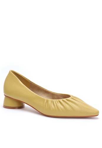 Twenty Eight Shoes yellow Soft Synthetic Leather Round Pumps 2031-9 49294SH3CCC8ECGS_1