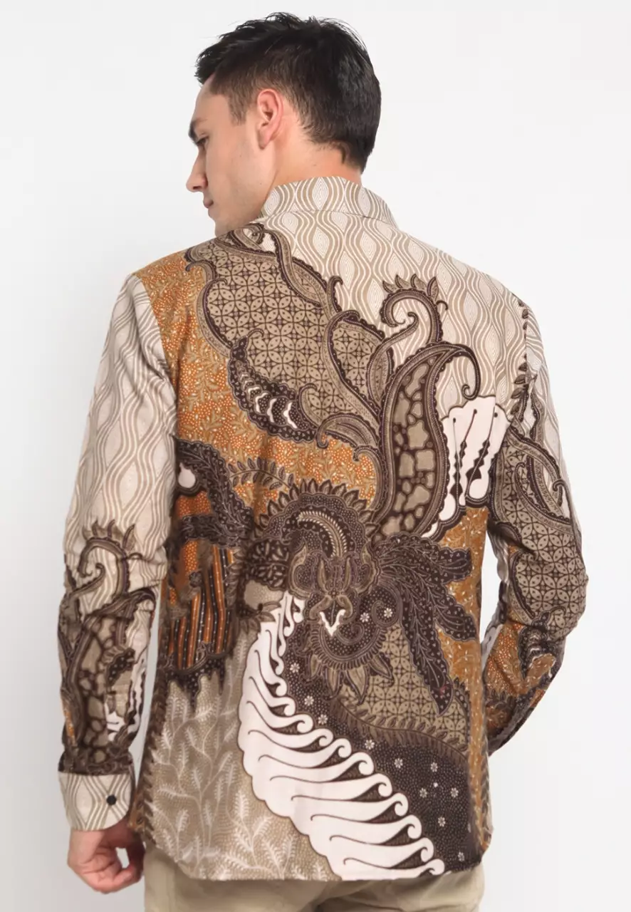 Sakra Krem Kemeja Batik Premium Pria Slimfit Elegan