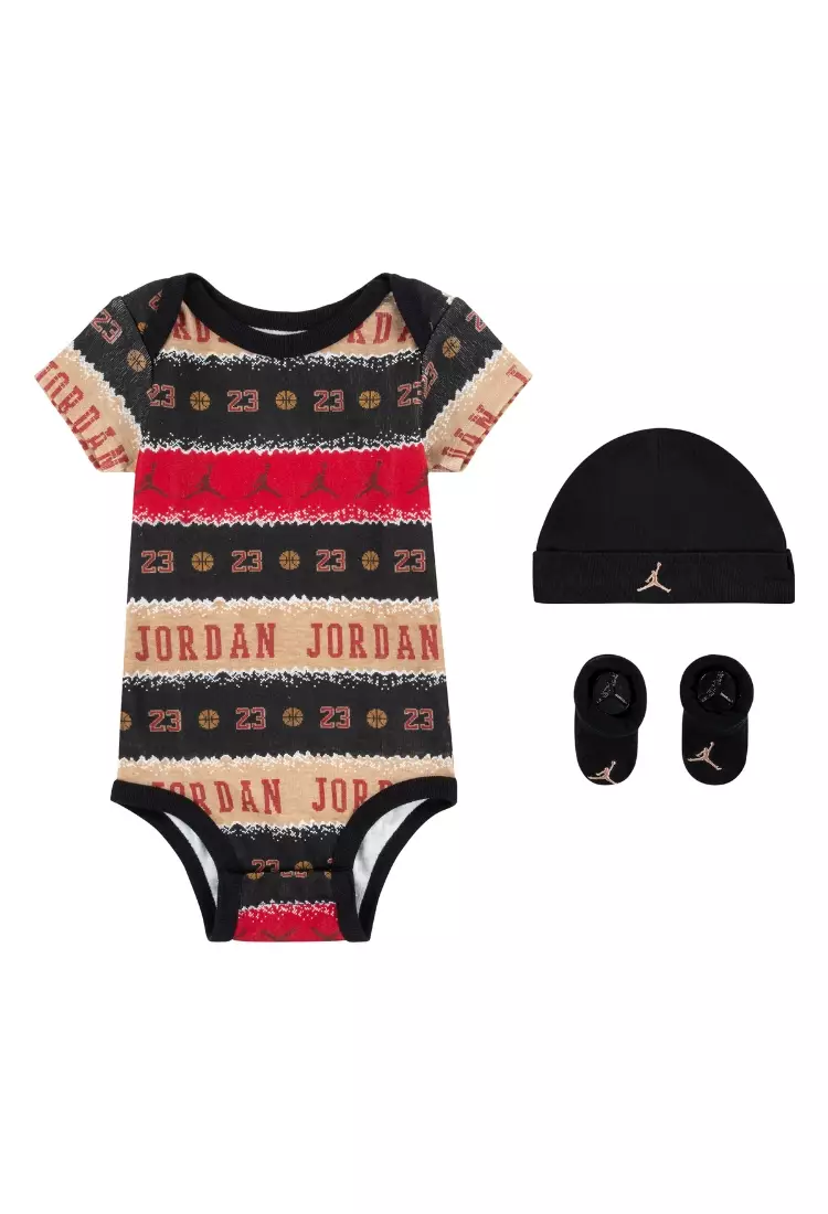 Newborn jordan store outfits cheap
