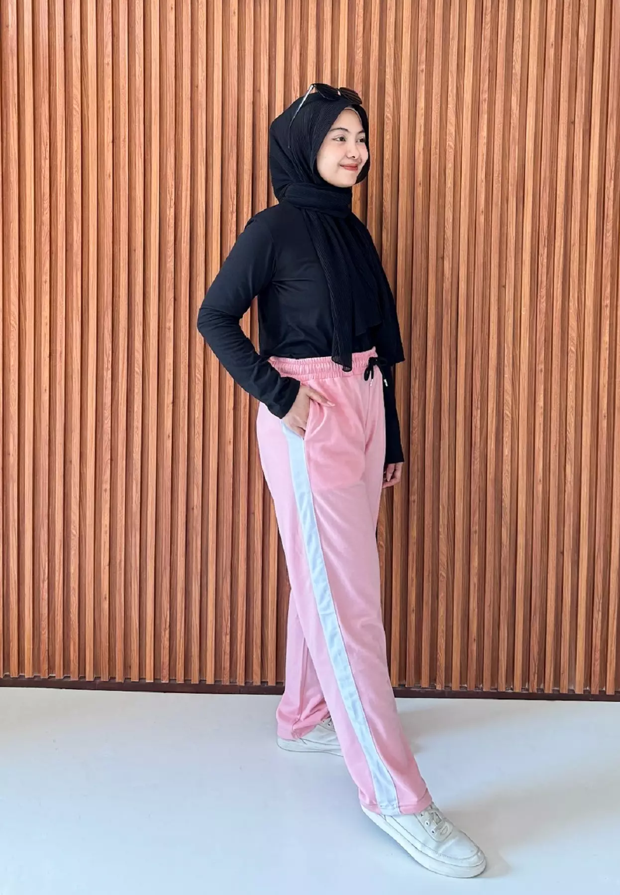 Aisyah Basic Sweatpants - Celana Training Olahraga Wanita