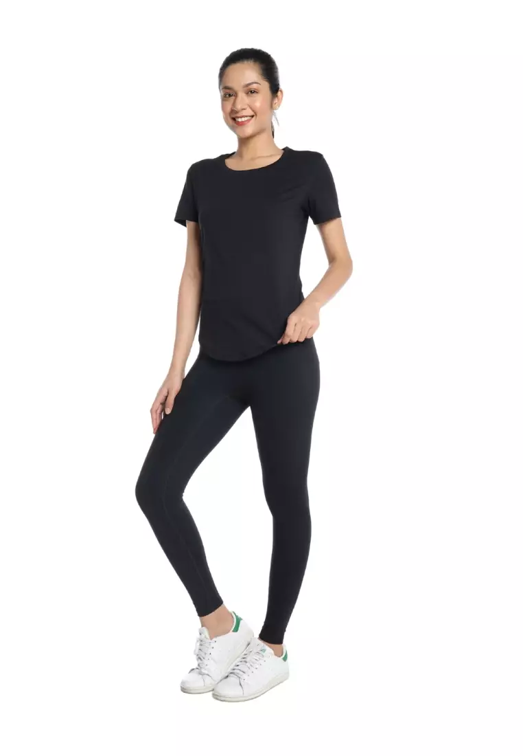 Black shirt cheap and black leggings