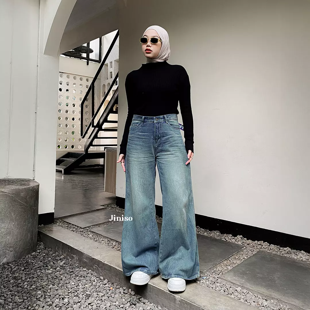 Highwaist Flare Cutbray Jeans 370 DAYOFF